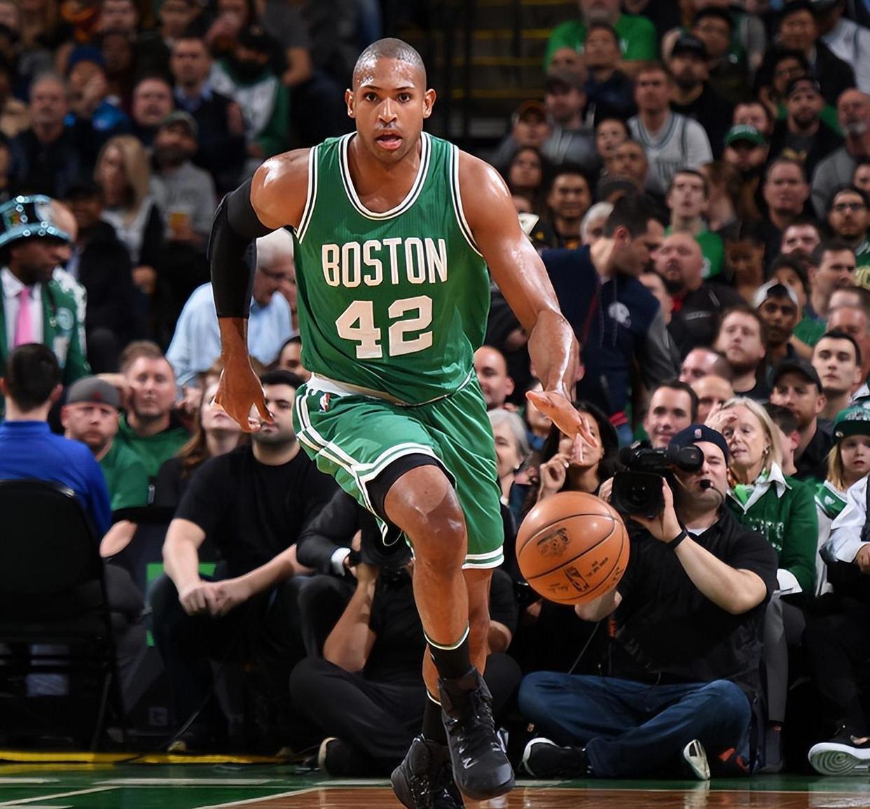 NBA常规赛赛前走向成谜；AC米兰复出首秀；话题不断；球队文化再被提及的简单介绍-体育赛事