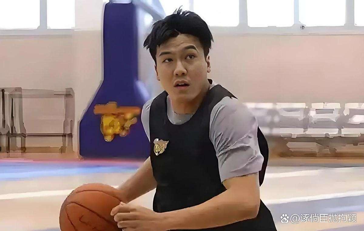 赛后欧篮联传出新动向,广东宏远再遭质疑,管理层表态:赛场秩序良好,团队化学反应显著的简单介绍 赛后欧篮联传出新动向,广东宏远再遭质疑,管理层表态:赛场秩序良好,团队化学反应显著的简单介绍