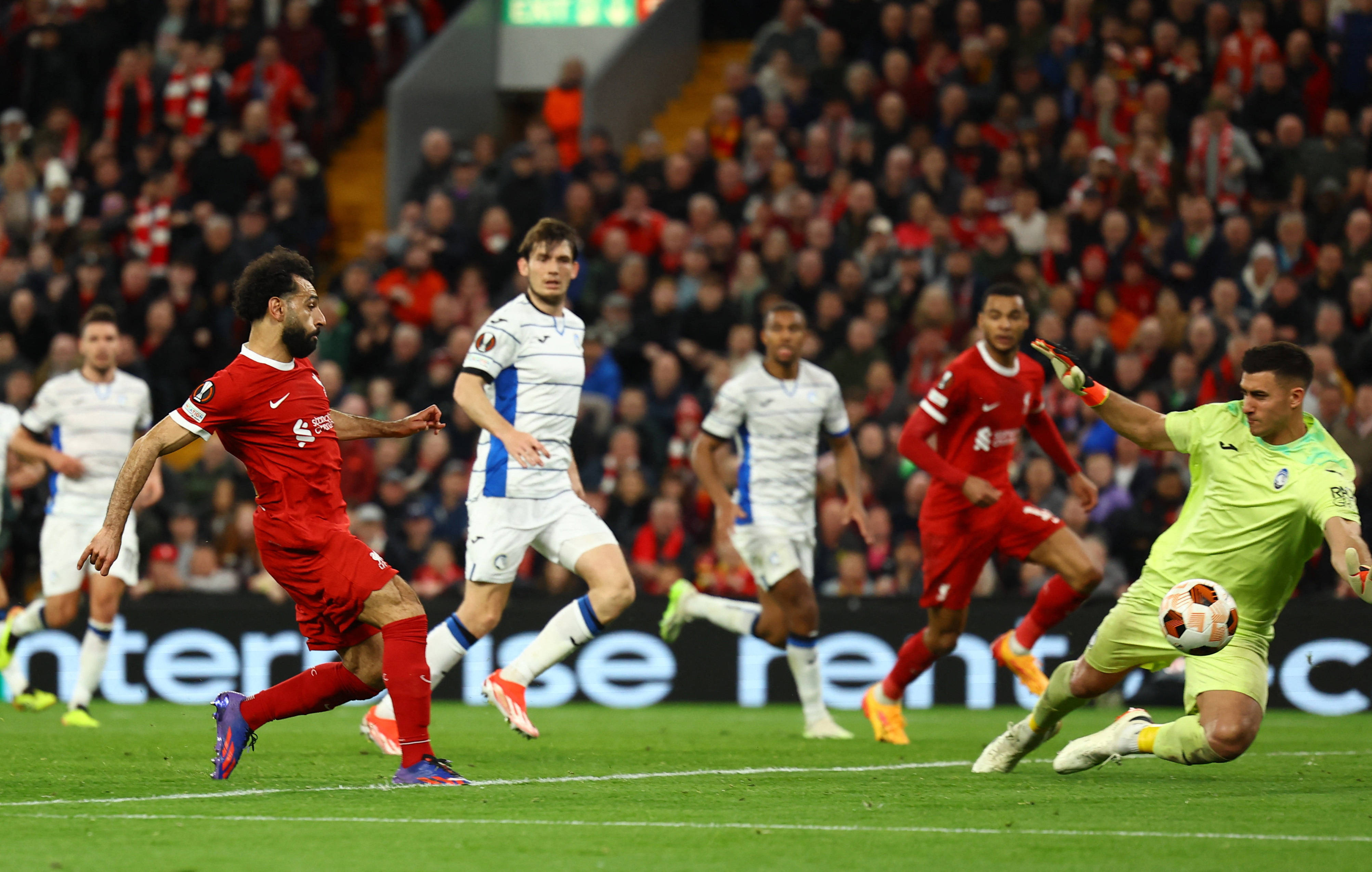 包含今夜利物浦豪取连胜：亚冠节点到来，震撼外界，控场能力受关注的词条-体育新闻